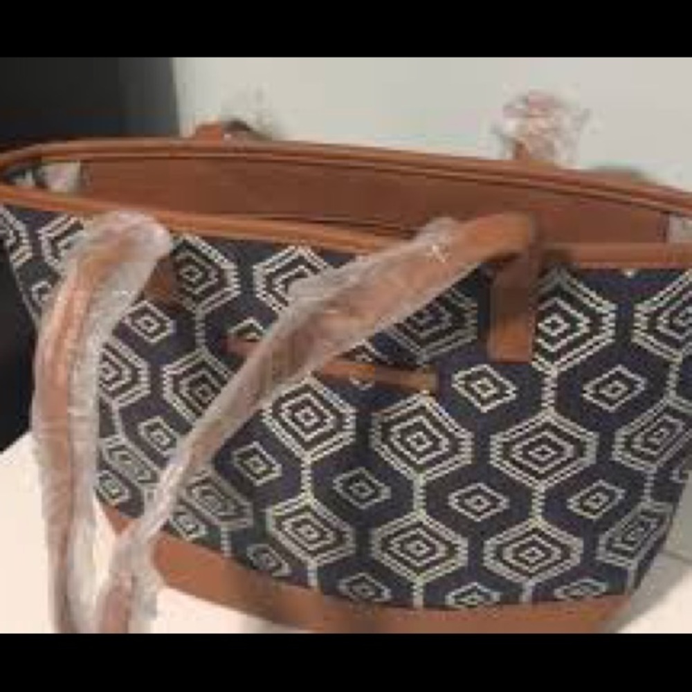 Little Dreamer - dotty hexagon by Thirty-One